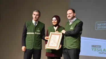 Bakan Göktaş, Afyonkarahisar’da Yeşilay Haftası Buluşmasında Gençlerin Dijital Haklarını Vurguladı