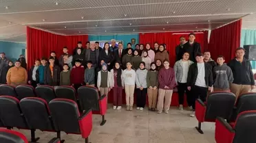 Mersin'de Lise Öğrencilerine Dijital Bağımlılık Bilgilendirme Semineri