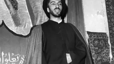 Ayetullah Ali Hamaney’in Nadide Fotoğrafları Ortaya Çıktı – İran’ın 37 Yıllık Rehberi