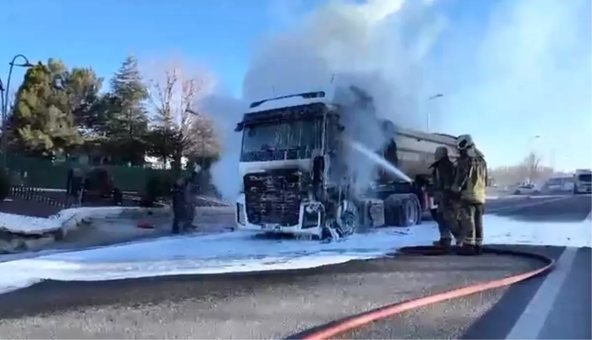 Polatlı’da Seyir Halindeki Hafriyat Kamyonunda Ani Yangın