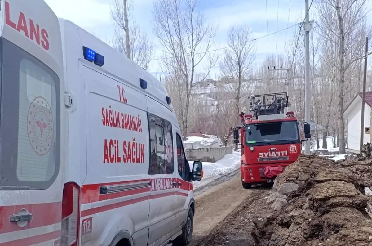 Van'ın Başkale İlçesinde Ev Yangını: 3 Çocuk Hafif Yaralandı