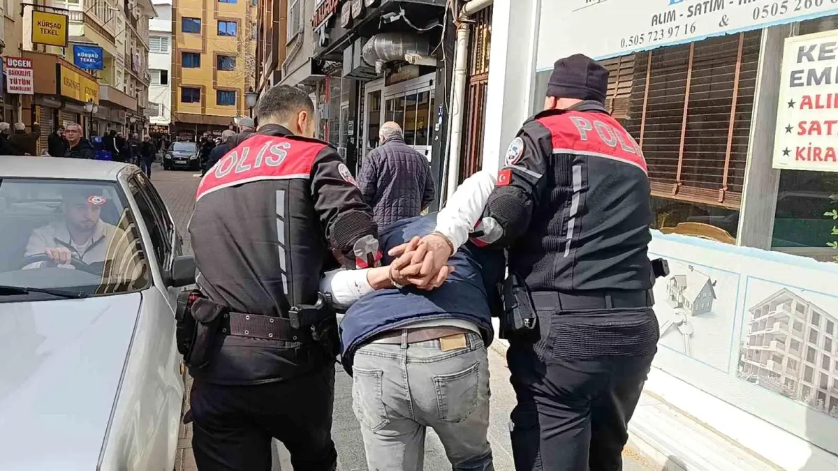 Kırşehir Kahvehanesinde Silahlı Saldırı: 2 Yaralı ve Şüpheli Tutuklandı