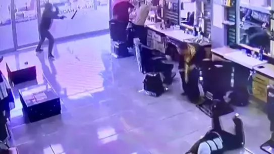Saldırının gerçekleştiği berber dükkanı içi