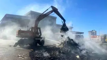 İtfaiye ekiplerinin yangını söndürmesi