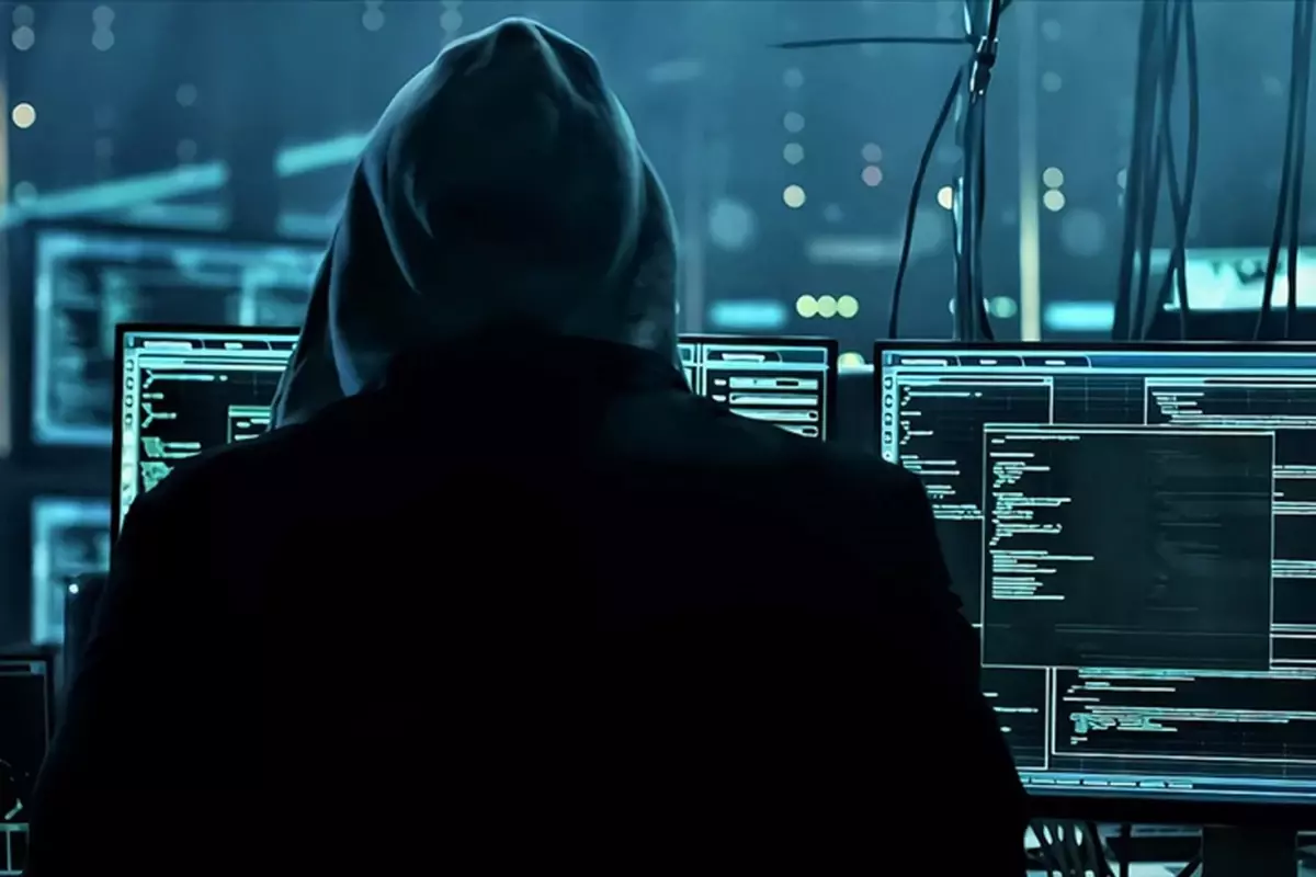 İngiltere’de Çin’e Yönelik Casusluk Operasyonu: İşçi Partisi Milletvekilinin Eşi Gözaltında