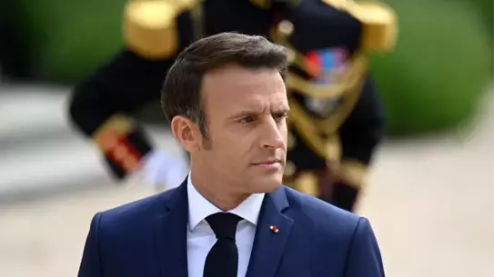 Macron'dan İran Saldırılarına Sert Eleştiri: Uluslararası Hukuka Uymayan Eylemler