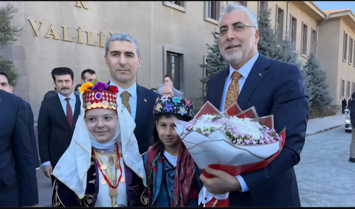 İşıkhan'dan Barış ve Kalkınma Vurgusu: Türkiye Diplomasiyi Sürdürmeye Hazır