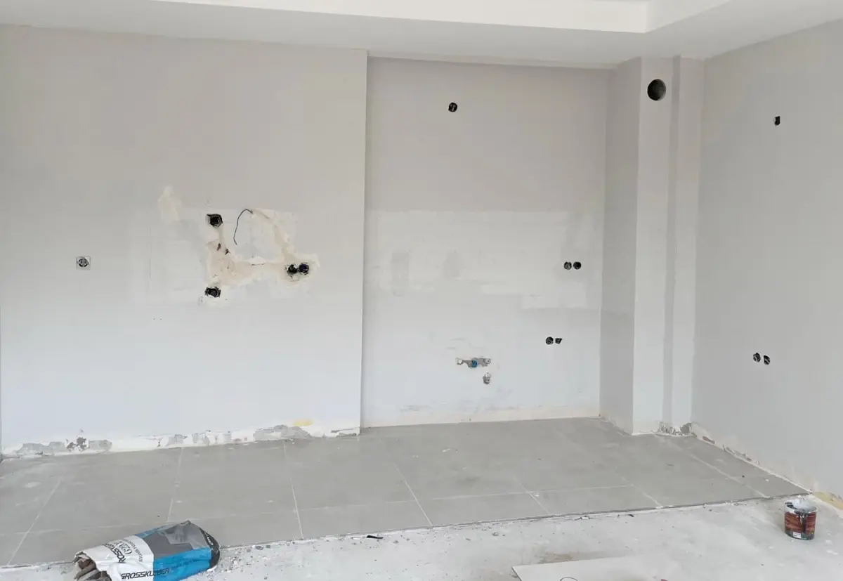 Antalya’da Ev Tadilatı Sözleriyle 2,5 Milyonluk Dolandırıcılık Suçlaması Sonrası Sanıklar Tahliye Edildi