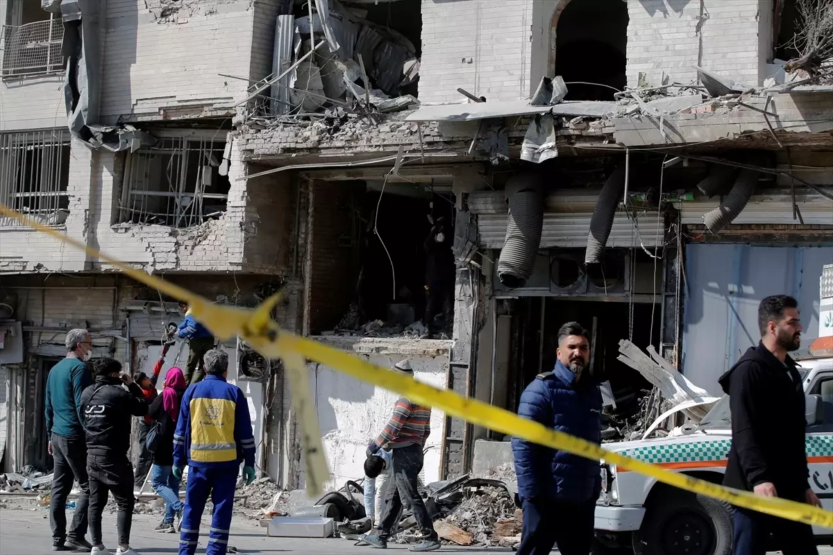 Tahran’da Diplomatik Polis Merkezi Çöküşü: Büyük Yıkım ve Can Kaybı