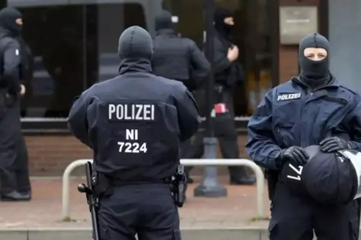 Bremen Merkez Tren İstasyonu Bomba İhbarı Sonrası Tahliye Edildi