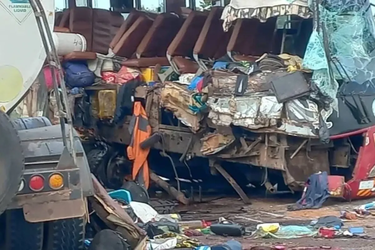 Ashanti bölgesinde otobüs‑ambulans çarpışması