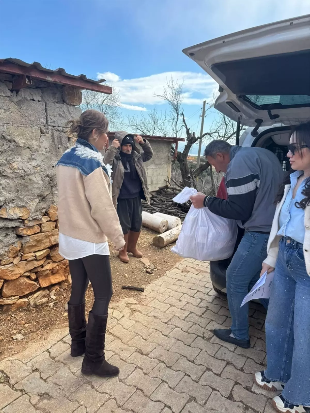 Samsun Derneği Hatay’da 350 Aileye Gıda Yardımı Sağladı