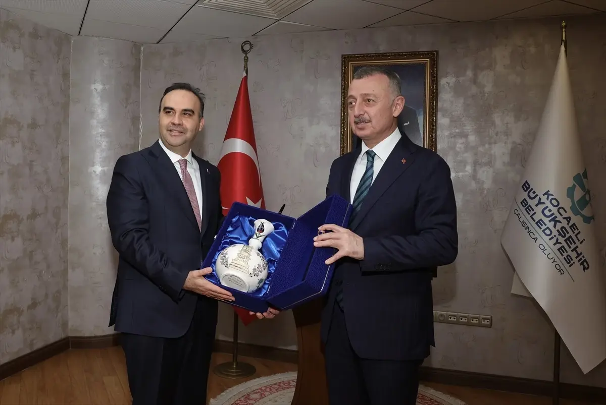 Kacır'dan Kocaeli'de Yerli Savunma ve Teknoloji Üretimi Üzerine Çarpıcı Açıklamalar