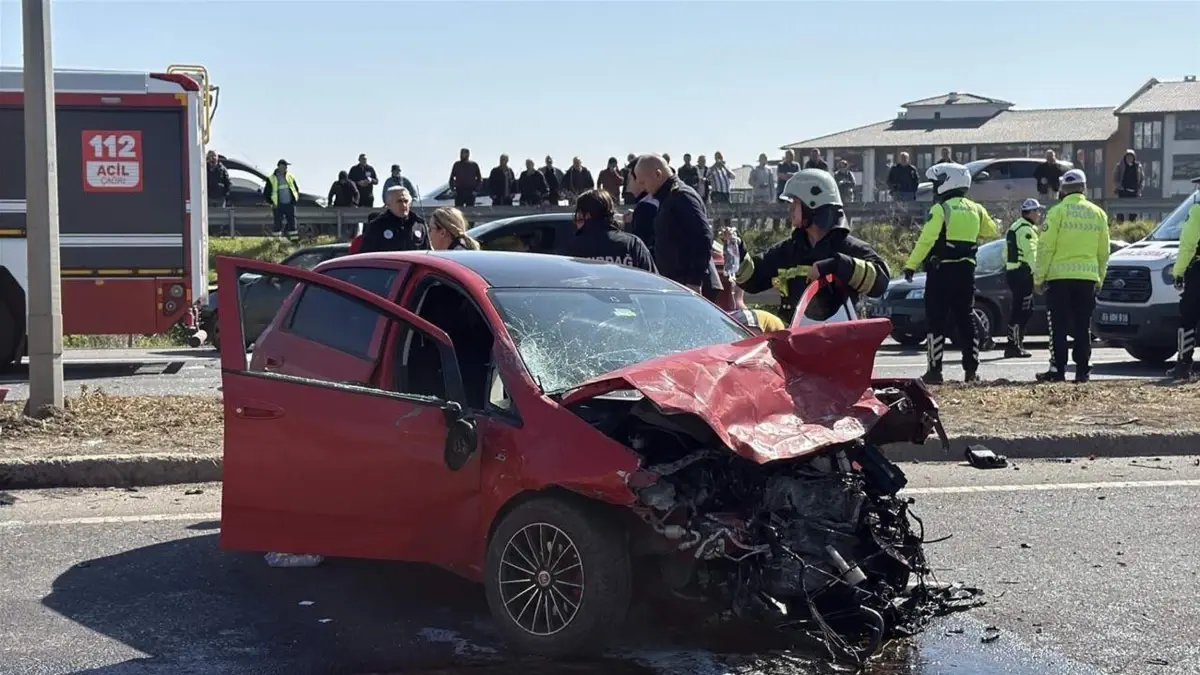 Tekirdağ’da 4 Araç Zincirleme Kazası: 5 Yaralı Hastaneye Sevk Edildi
