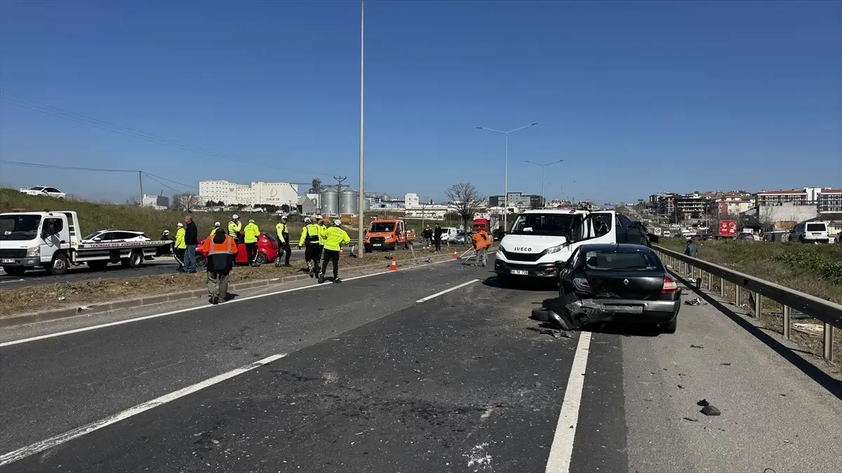 Tekirdağ Süleymanpaşa'da Zincirleme Trafik Kazası: 5 Yaralı