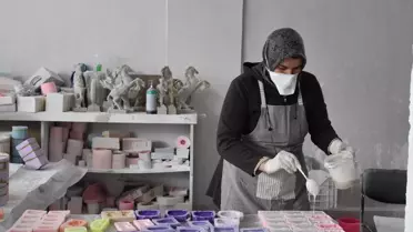 Afyonkarahisar Çobanlar’da Kadın Kooperatifleri, Taş Tozu ve Polyester Ürünleriyle Aile Bütçelerini Güçlendiriyor