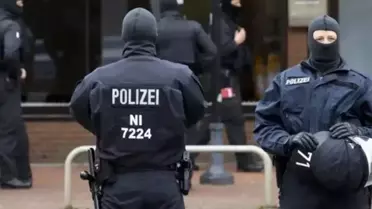 Bremen istasyonunda polis ekipleri ve tahliye süreci