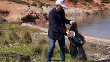 Ayvalık'ta deniz temizliği operasyonu