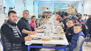 Alaca’da Ramazan Sofrası: Köy Okulu Öğrencileri Birlikte İftar Yaptı