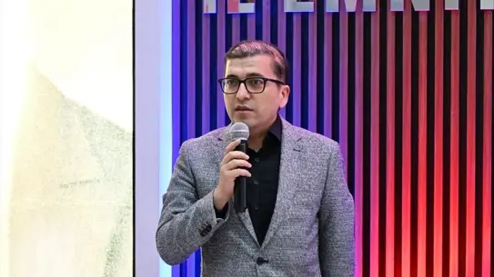 İftar programında paylaşılan yemek masası