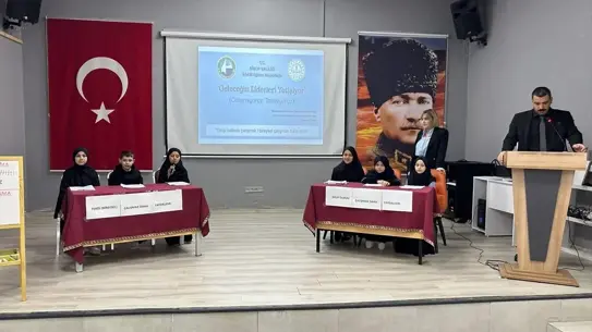 Türkeli'de Ortaokul Öğrencileri 'Geleceğin Liderleri Yetişiyor' Projesi Kapsamında Münazara Yarışı