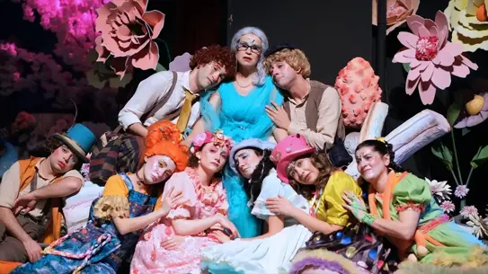 Bursa Devlet Tiyatrosu’ndan Bencil Dev’in Büyüleyici Prömiyeri