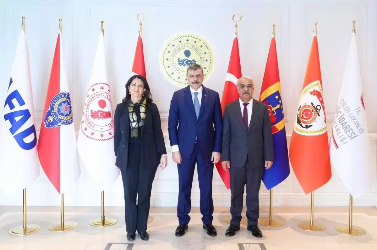 DEM Parti Heyeti İmralı’da Bakan Çiftçi ve Gürlek ile Görüşme Gerçekleştirdi