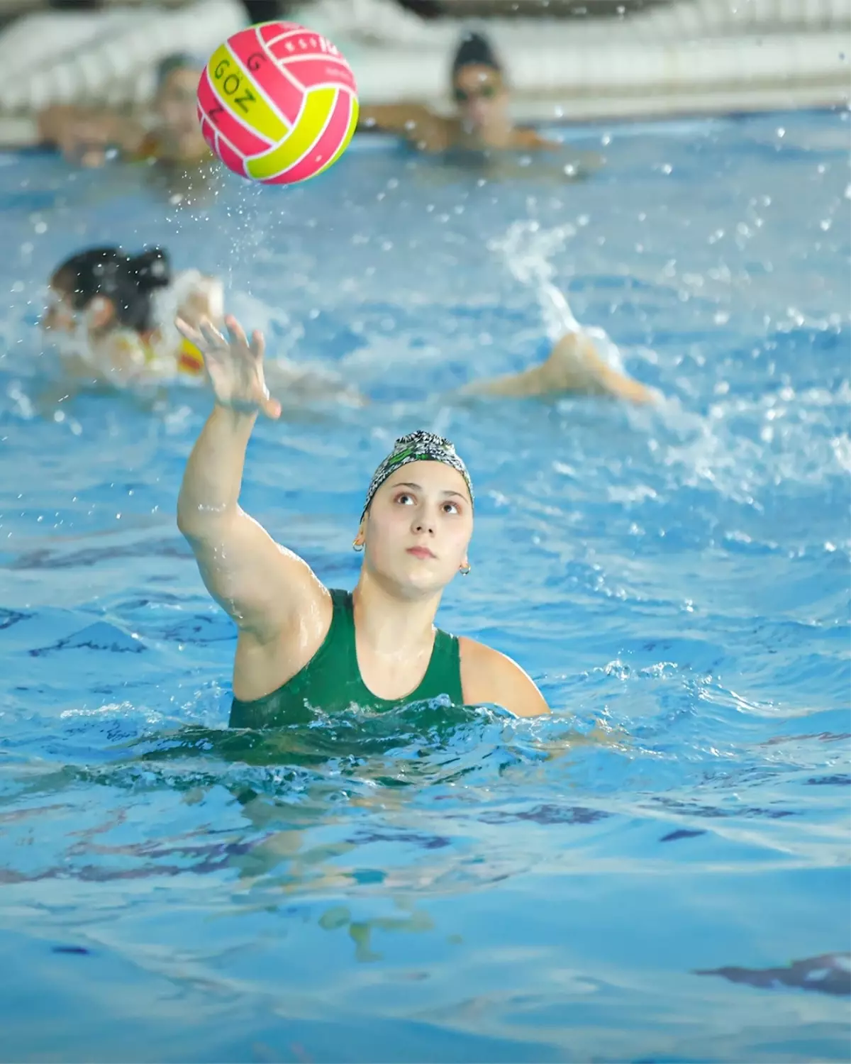 İzmir'de Avrupa Kadınlar Yüzme Mücadelesi 2. Ön Eleme Heyecanı Başlıyor