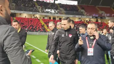 Maç öncesi sahada ışık sorunları