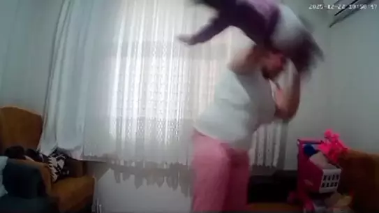 Antalya’da 1 Yaşındaki Kızına Şiddet Uygulayan Anne 6 Yıl Hapis Cezası Aldı