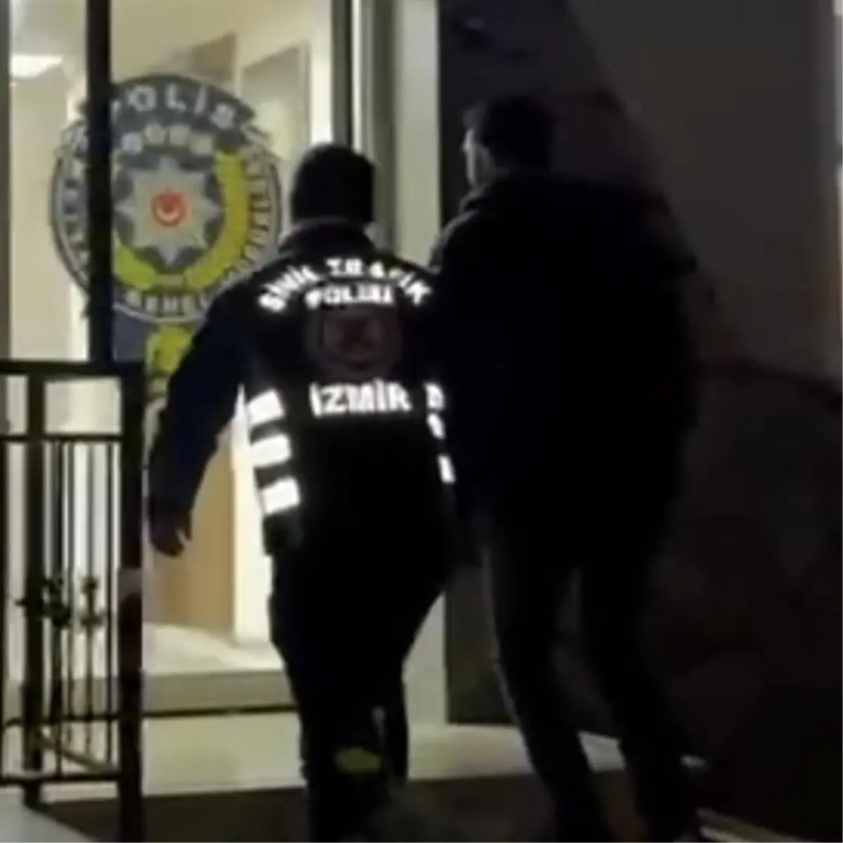 İzmir’de Drift Yapan Sürücüye Ağır Ceza Kesildi