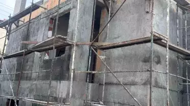 İnşaat sahasındaki işçi