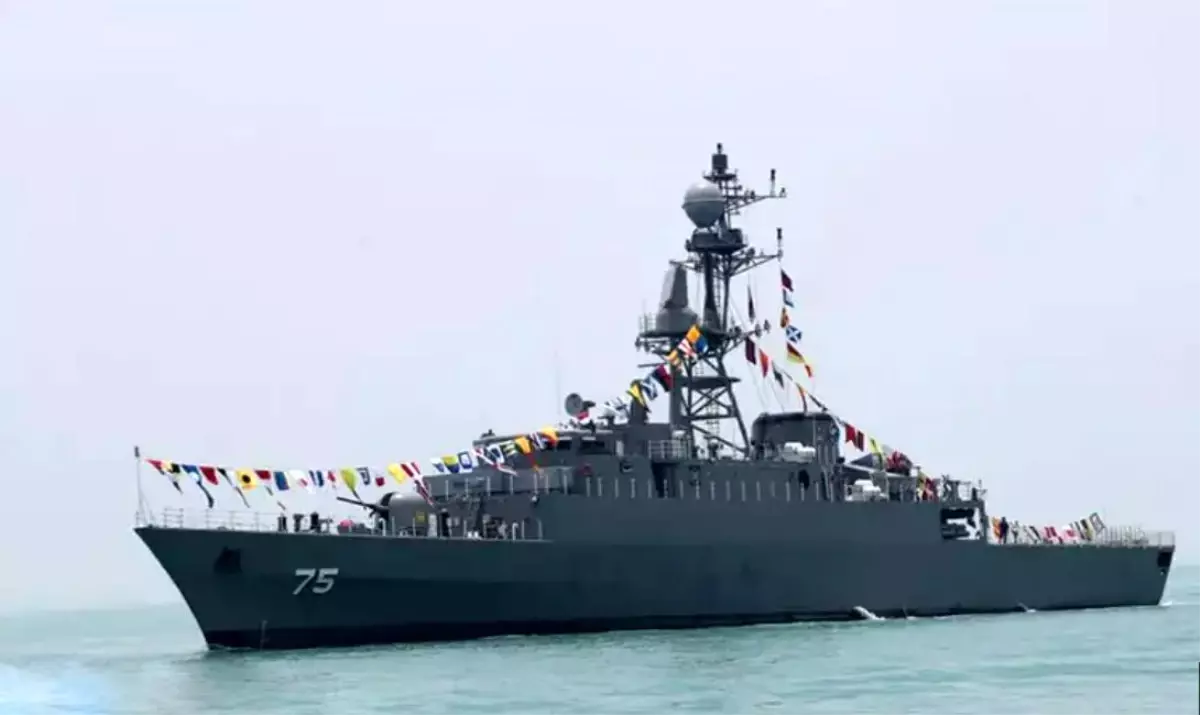 ABD Donanması, Sri Lanka Açıklarında İran Fırkateynini Vurdu ve Batırdı