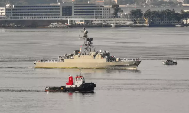 Saldırının ardından kurtarılan denizciler