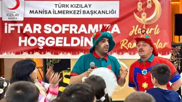 İftar programında çocukların fotoğrafı