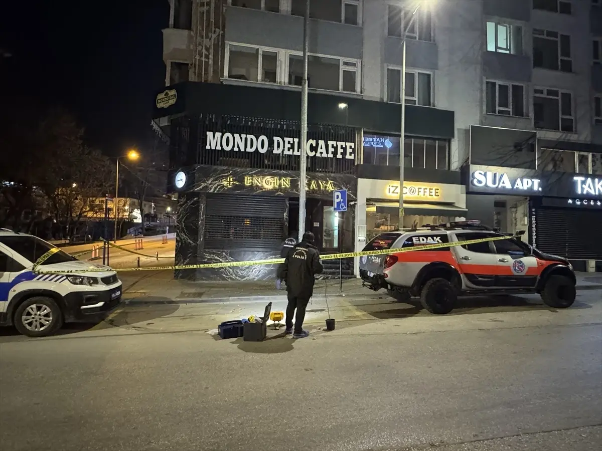 Bilecik’te Güvenlik Kameralarıyla Kaydedilen Kuyumcu Soygunu