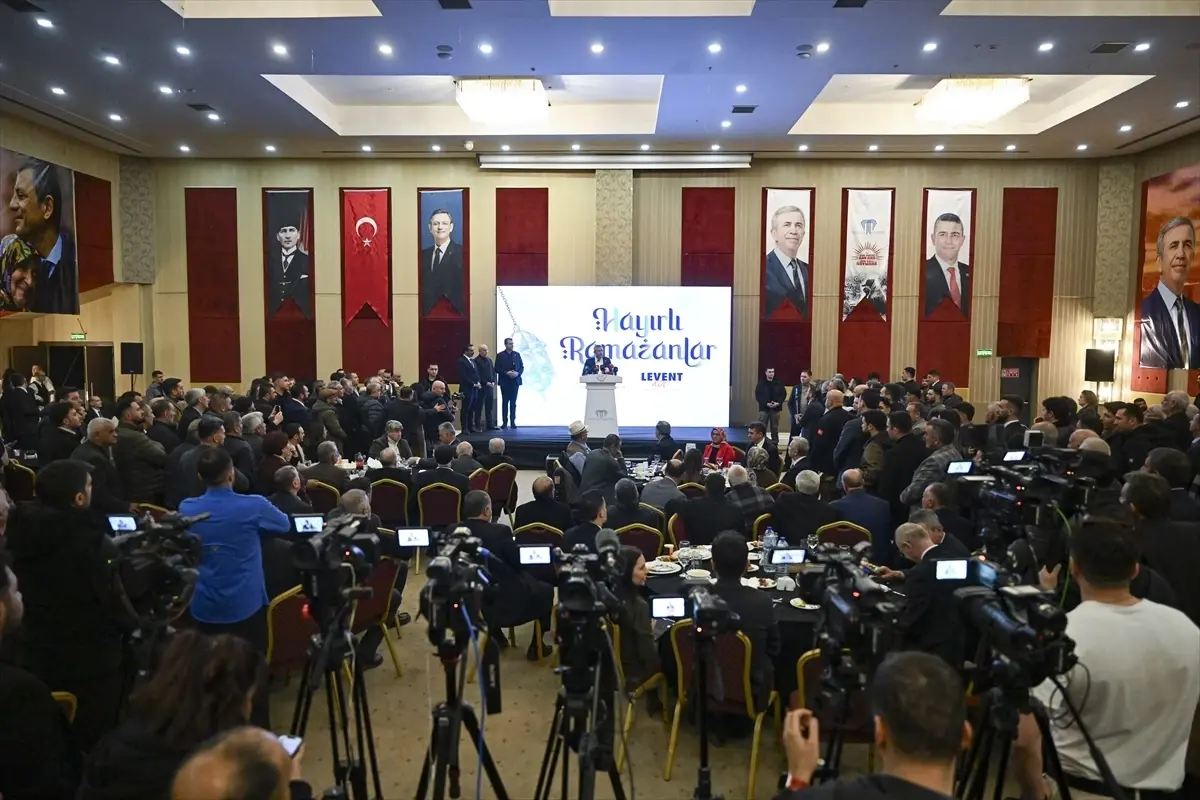 CHP Lideri Özgür Özel'den Çiftçi Kredilerine Faiz Silme Hamlesi