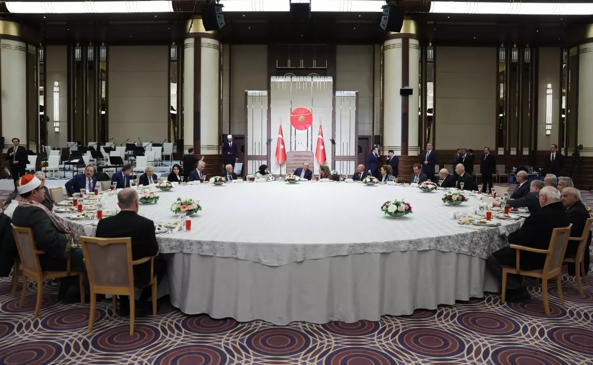 Erdoğan, Komşuluk ve Kardeşlik Hukukuna Saygı Çağrısı Yaptı