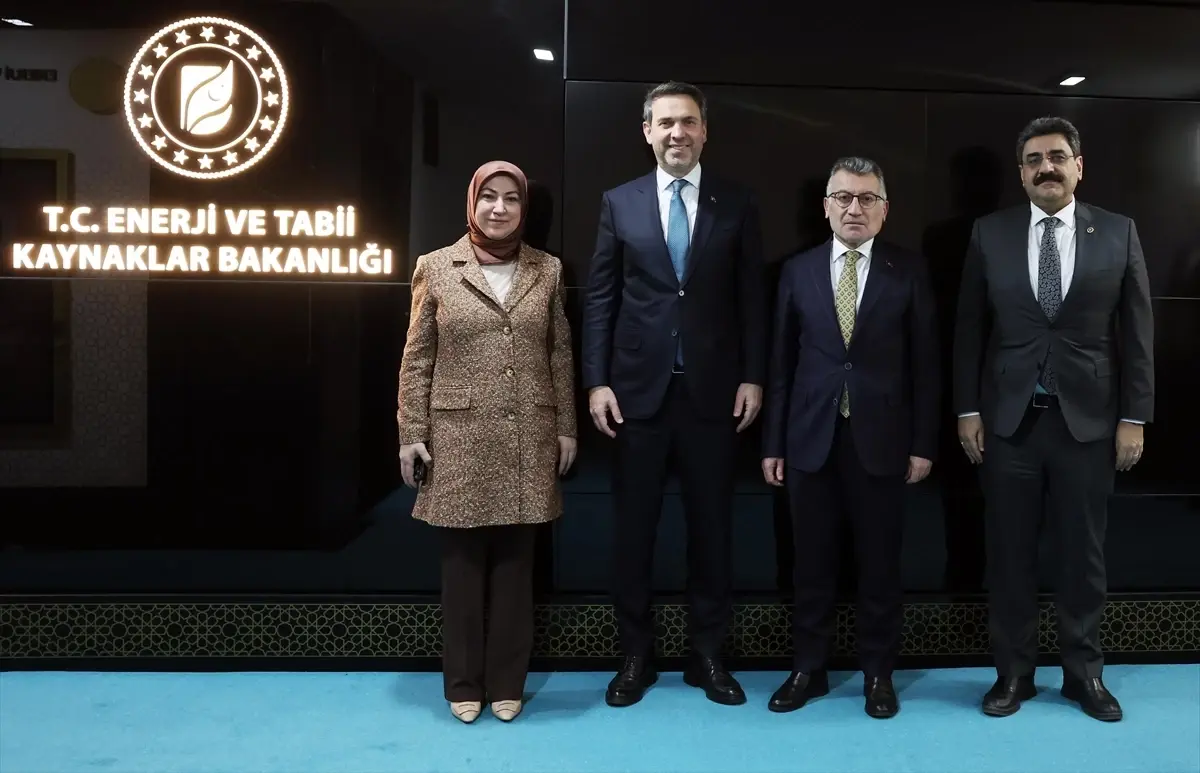 AK Parti Delegasyonu Kangal Termik Santrali Sürecini Enerji Bakanı ile Görüştü