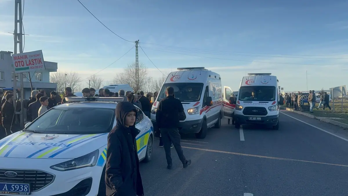 Diyarbakır’da Tekstil İşçilerini Taşıyan Minibüs Duvara Çarparak 10 Yaralı Yaratıyor