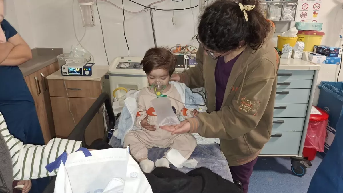 Adana’da İnşaat İşçisi, Yangından Bebek ve Ailesini Kurtardı