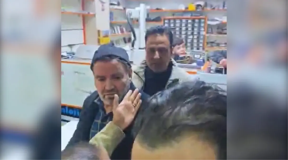 Şanlıurfa Pasajında Cep Telefonu Hırsızına Esnafın Hızlı Müdahalesi