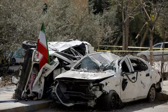 Tahran sokaklarında yangın