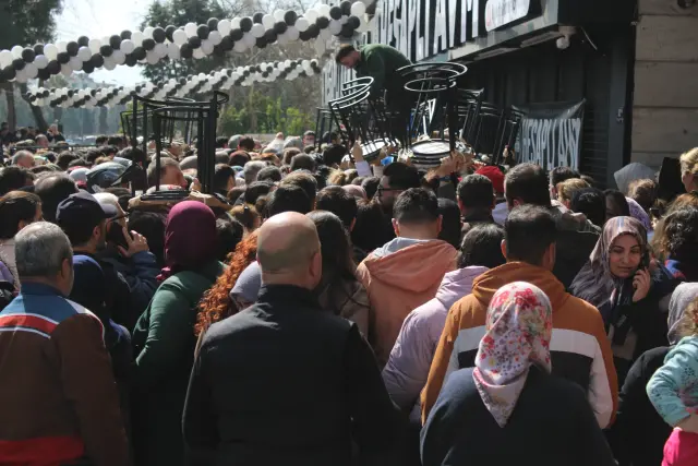 Sağlık ekipleri müdahale ediyor