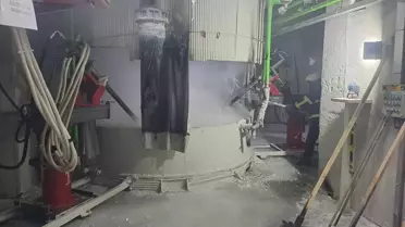 Patlama sonrası fabrikadan çıkan duman