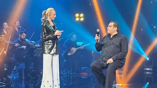 Ömer Danış sahnede