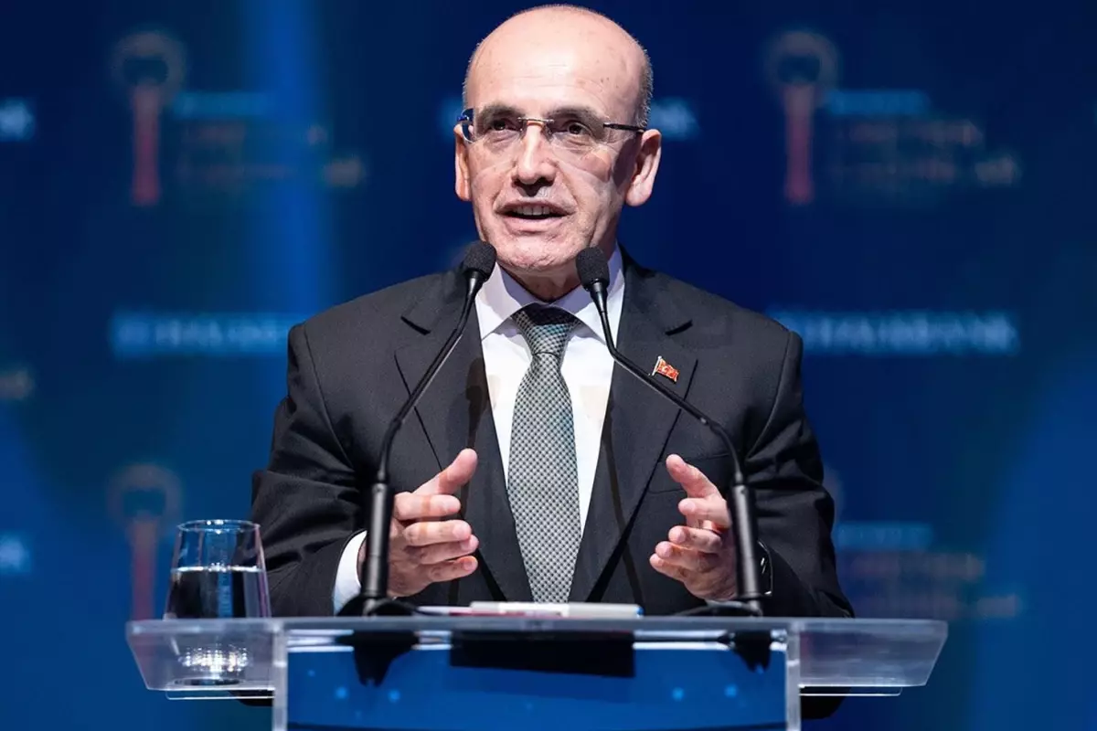 Hazine Bakanı Şimşek, Eşel Mobil Uygulamasıyla Akaryakıt Vergi Desteğini Açıklıyor