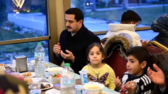 Yetim çocuklarla iftar anları