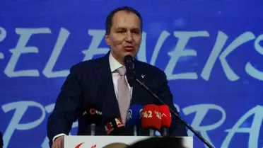 Fatih Erbakan sahnede