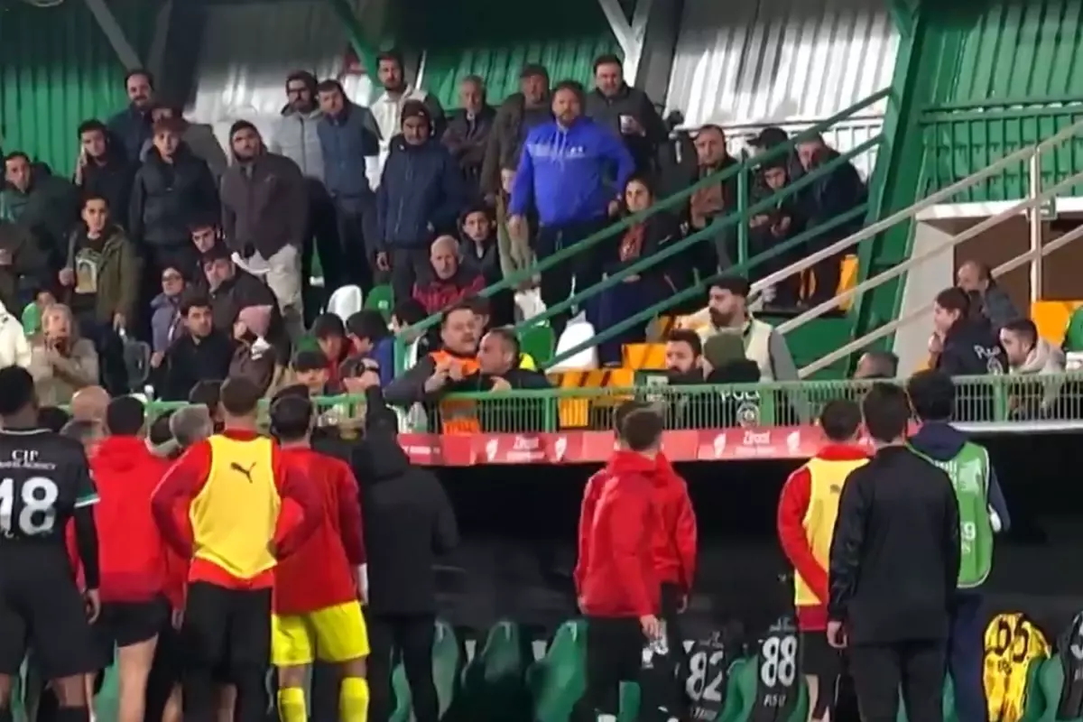 Bodrum FK - Iğdır FK Maçında Taraftarın Irkçı Sözleri Maçı Durdurdu